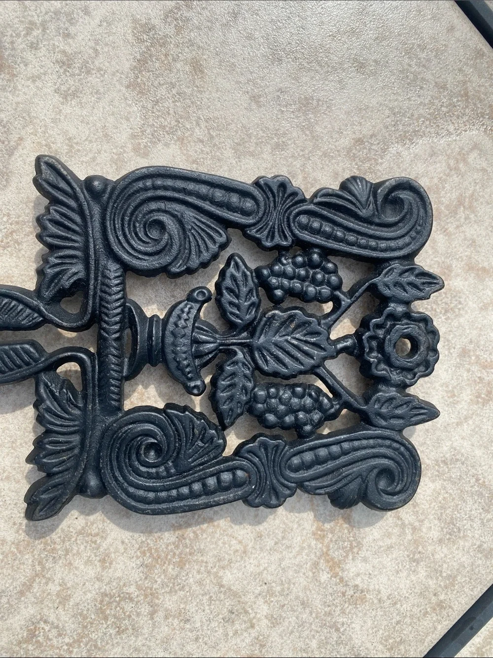 Vintage Wilton Black Cast Iron 4 Peg Countertop Hot Plate Trivet or Wall Art